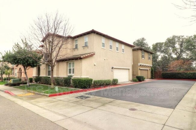 Building Photo - 217 Barnhill Dr