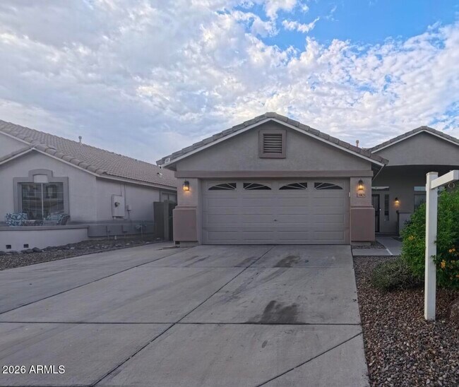 Foto del edificio - 16624 W Saguaro Ln