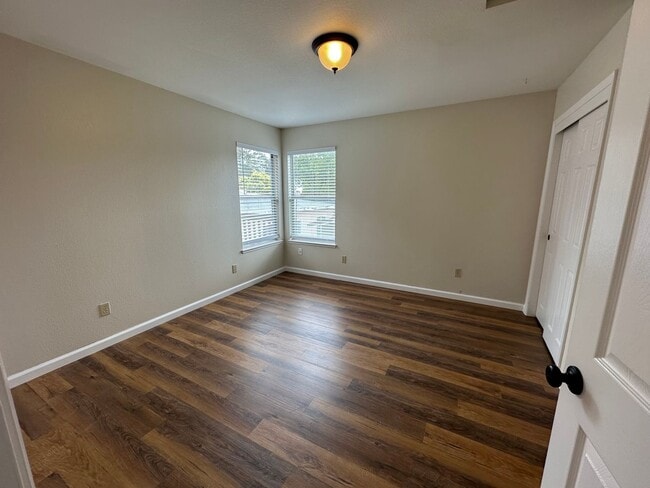 Building Photo - 2nd St.- Duplex