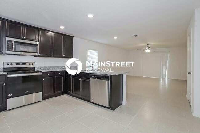 Foto del edificio - 4 Bedroom Pet-Friendly Home in Dundee, FL with Main Street Renewal
