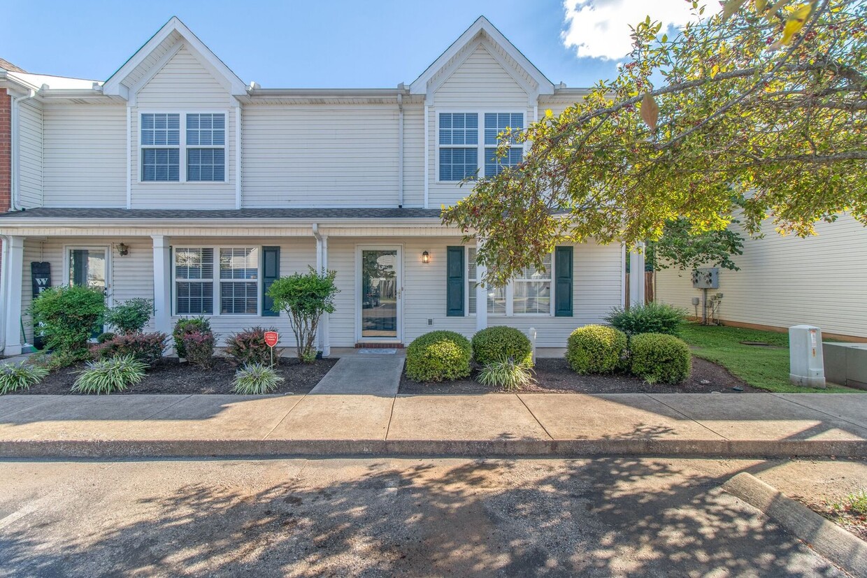 417 Shoshone Pl, Murfreesboro, TN 37128 Townhome Rentals in