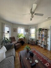 Building Photo - 42 Lincoln Pky