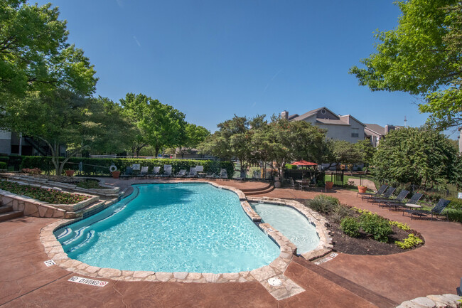 Building Photo - The Lakes at Renaissance Park