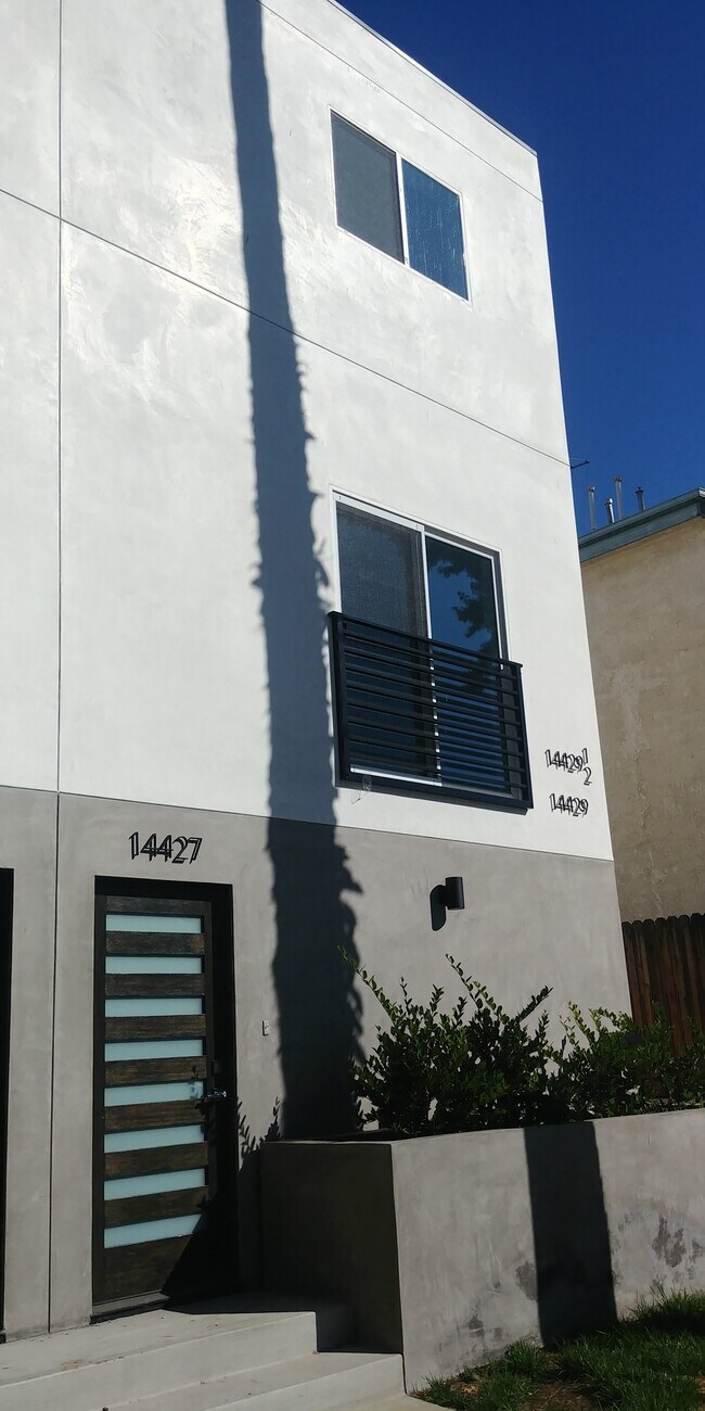 Building Photo - 14427 Tiara St