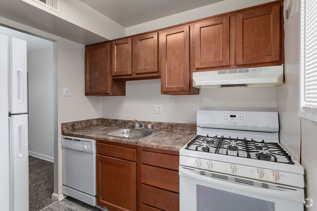 2BR, 1BA - 966SF - Parkway Apartments