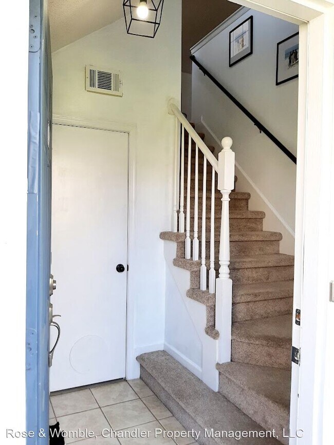 Building Photo - 2 br, 2 bath House - 3832 LaSalle Drive #110