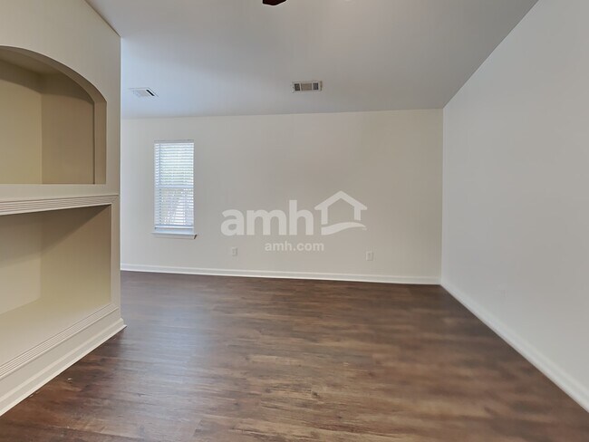 Foto del edificio - 408 Fairlawn Dr