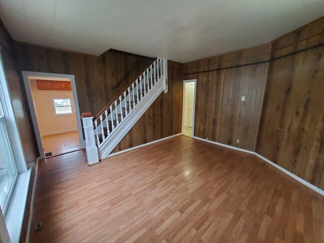 Living Room - 102 Ridgewood Ave