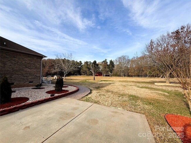 Building Photo - 5919 Newell Dr