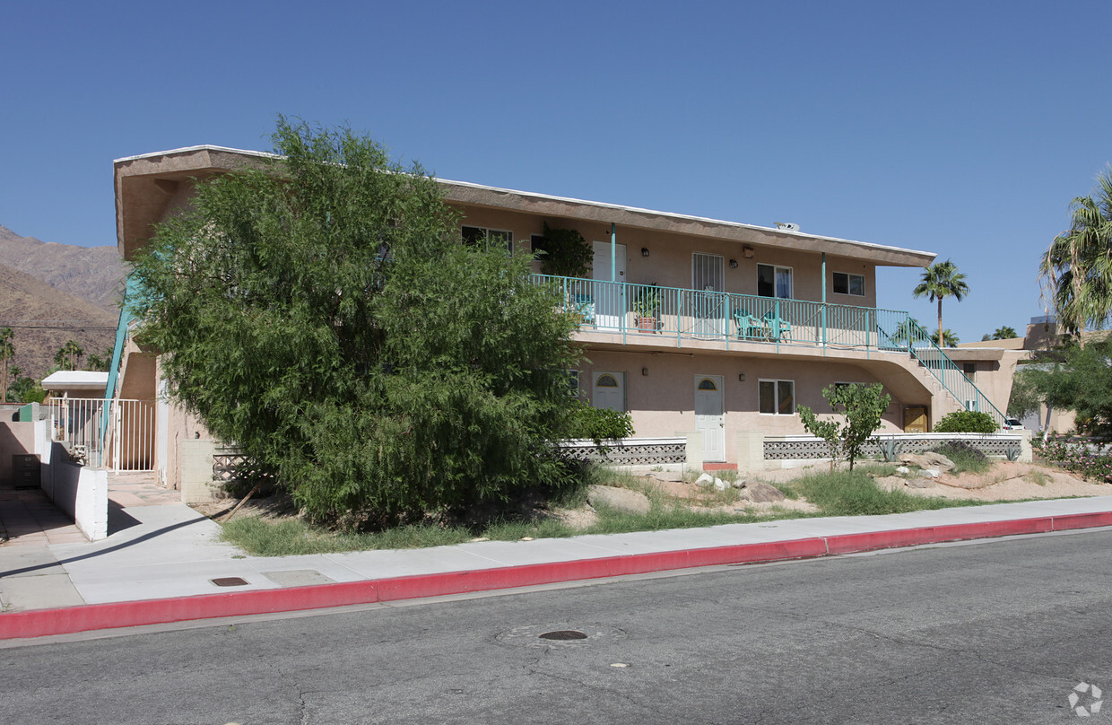 Foto del edificio - Indian Canyon Apartments