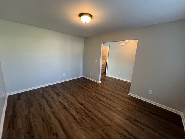 Building Photo - 264 Fenrose Dr