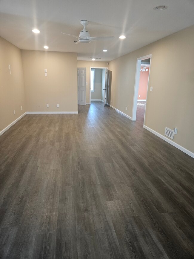 Foto del edificio - 11 Laurel Ave