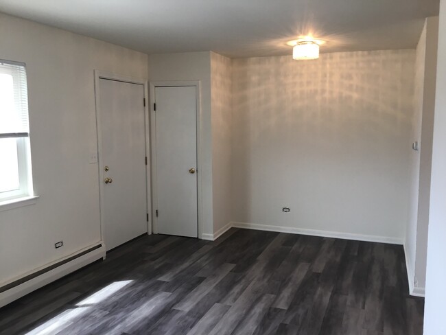 Foto del edificio - 627 S Blanchard St