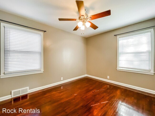 Foto del edificio - 3 br, 1 bath House - 1010 College Ln