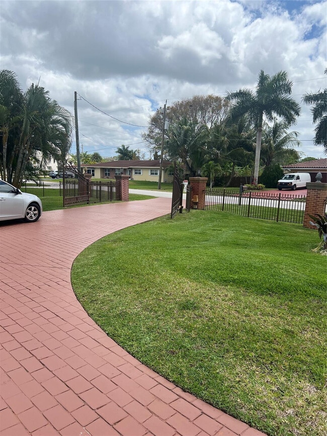 Foto del edificio - 11301 SW 3rd St