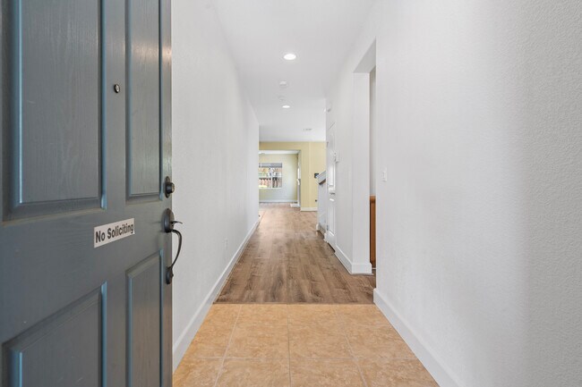 Foto del edificio - 802 N Marquis Way