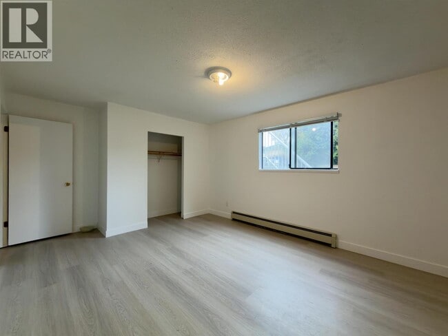 Building Photo - 9580 Blundell Rd
