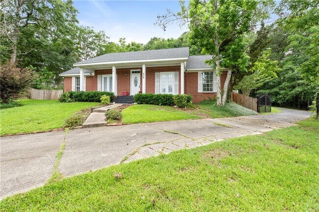 Building Photo - 408 Lakeview Dr W