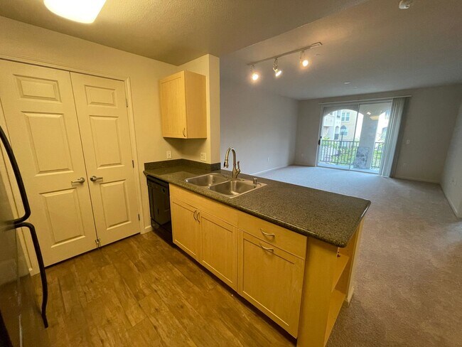 Foto del edificio - Lovely 1 Bedroom 1 Bath Condo in the Desir...