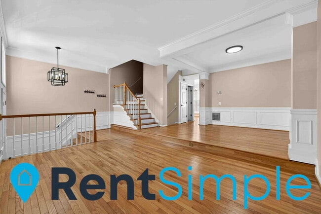 Building Photo - 7506 Lamoyne Ct