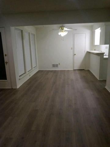 Foto del edificio - 7530 Kings Ridge Rd