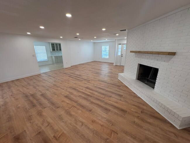 Foto del edificio - 2301 S San Jose Cir