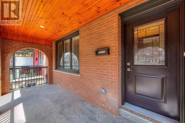 Building Photo - 235-235 Beatrice St