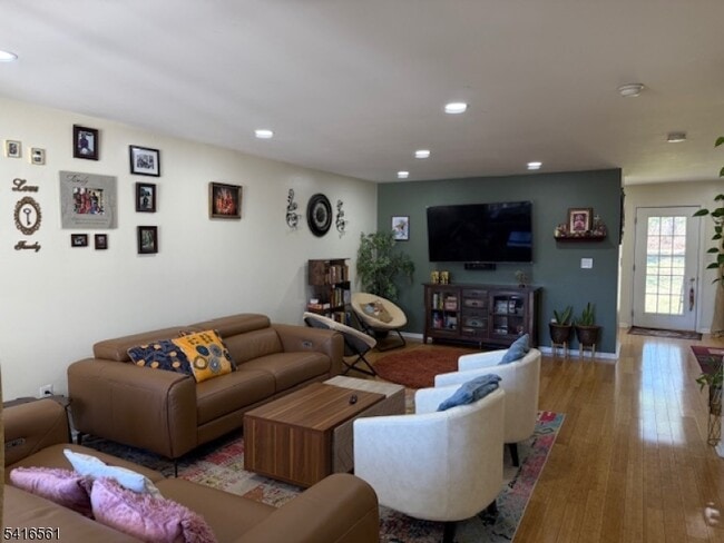 Building Photo - 1704 Bergen Ct