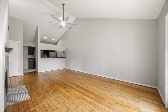 Foto del edificio - 8055 Cambridge St