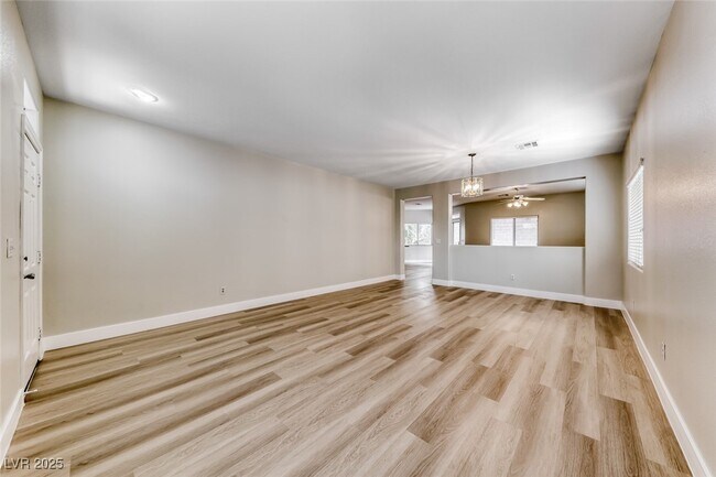 Foto del edificio - 5567 Cortu Ave