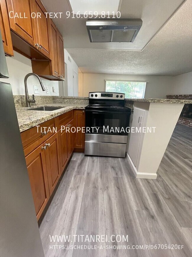 Building Photo - 770 Carro Dr