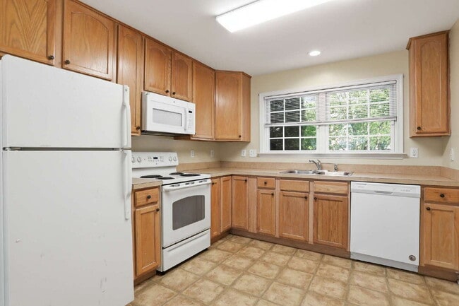 Building Photo - 24 Mabel Ln