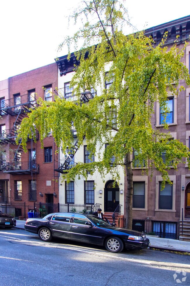 Building Photo - 348 E 51st St
