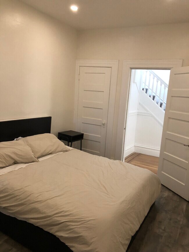 Bedroom 2 - Queen bed and closet #2 - 1264 2nd Ave