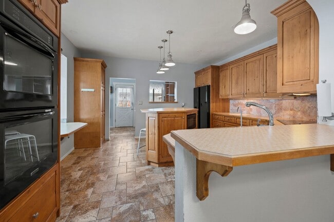 Building Photo - 2858 Bunting Ave