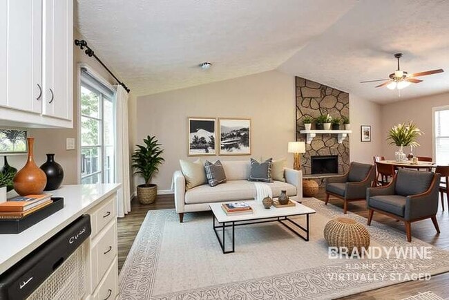 Building Photo - 2681 Meadow Ridge Ct