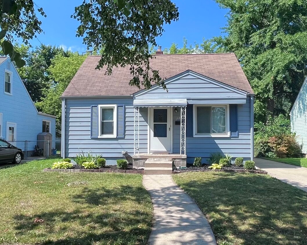 Primary Photo - 1525 Whitcomb Ave