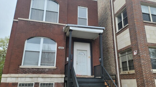 Foto del edificio - 1656 S Hamlin Ave