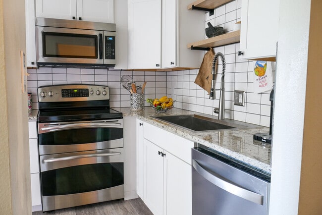 Kitchen 4 - 6800 E Tennessee Ave Apartment