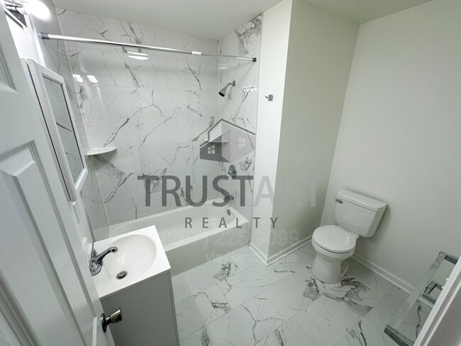 Photo - 2153 W Grange Ave House