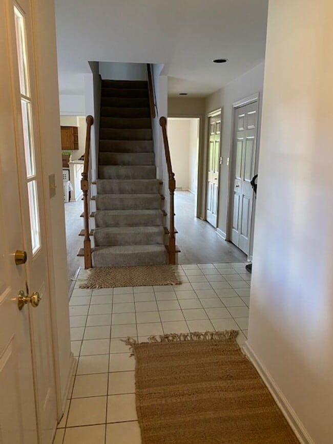 Building Photo - 3 bedroom 4 bathroom home in Lancaster tow...