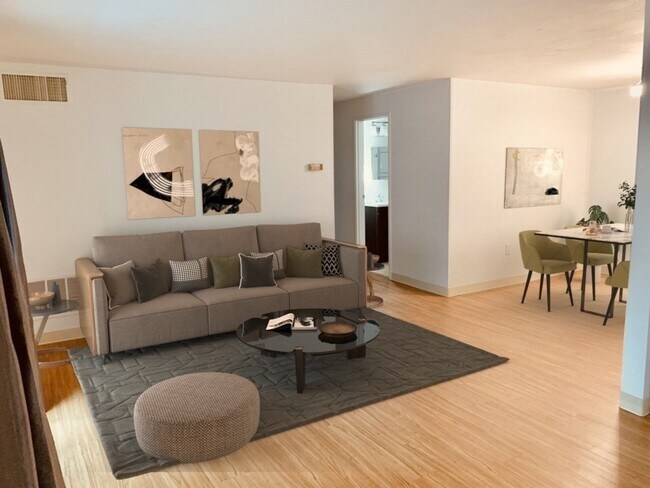 Foto del edificio - 32 Silver Hill Ln