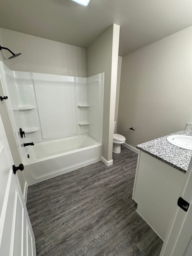 Foto del edificio - Fantastic 3 bedroom 2 bathroom house in Be...