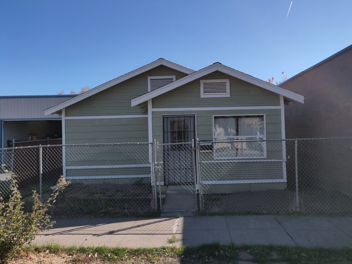 Foto principal - 914 Oak Ave