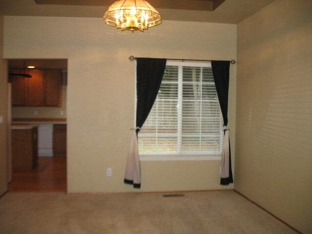 Foto del edificio - 4 bedroom, 2.5 bath, 3 car garage, Lakelan...