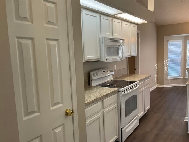 Building Photo - 12243 Mantle Dr