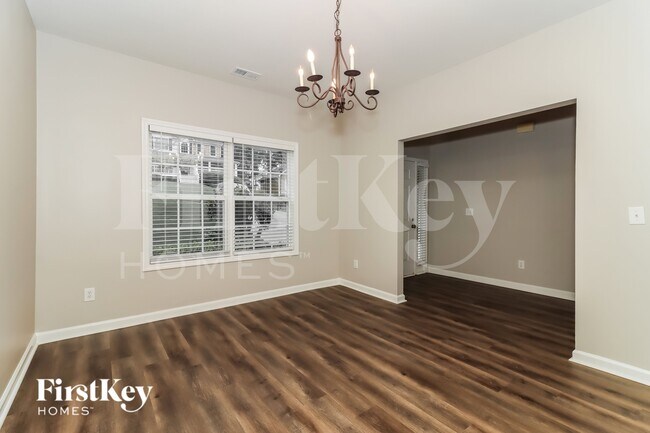 Foto del edificio - 528 Valleyside Dr