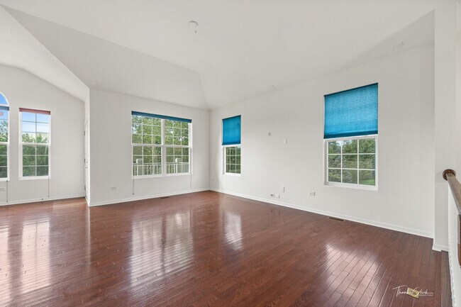 Foto del edificio - 2528 Dunraven Ave