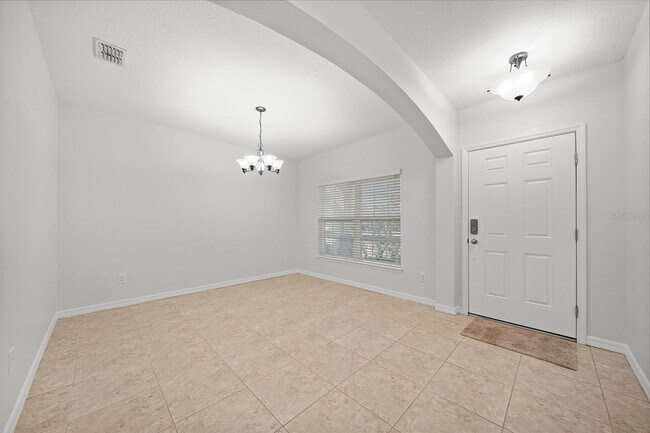 Foto del edificio - 5249 Villa Rosa Ave