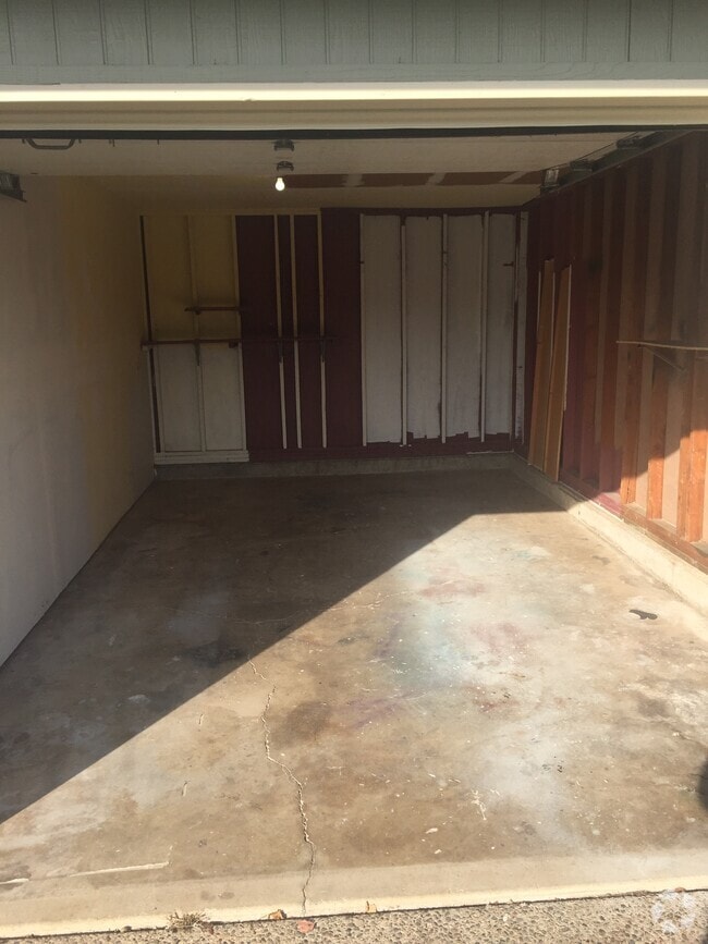 Building Photo - 520 N 38th Pl